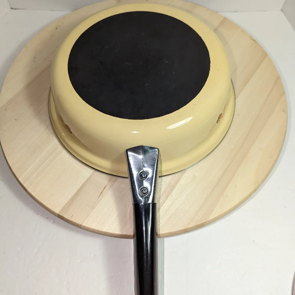 MARUBISHI Mushroom Enamelware Cookware Covered Sauce Pan